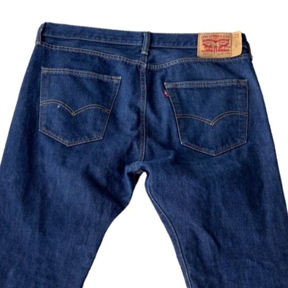 Levi's Strauss & Co 501 Button Fly Straight Leg Medium Wash Jeans Men's 36x30 - Picture 5 of 7